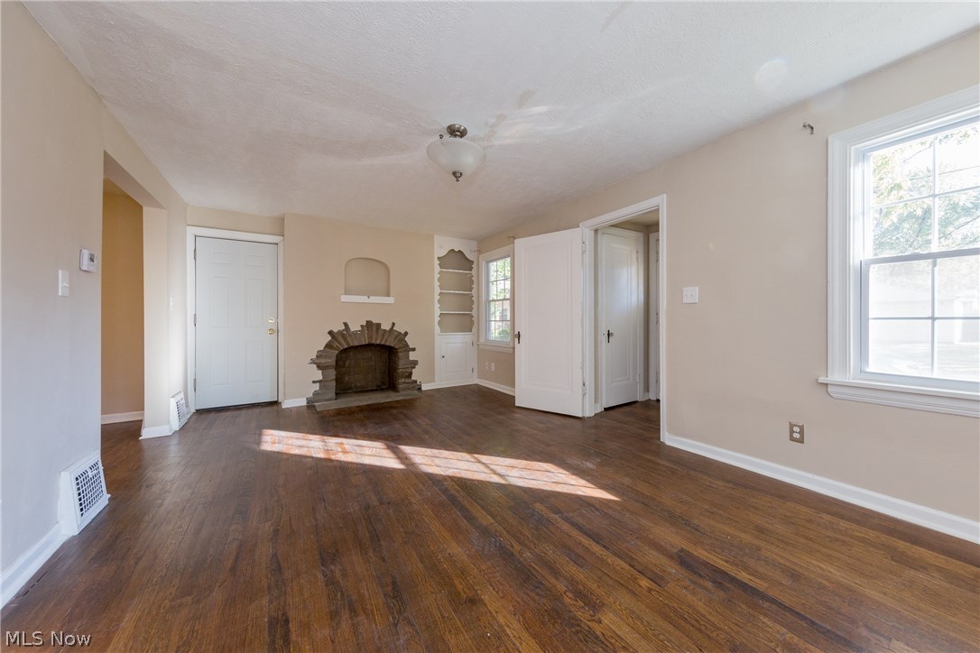 3647 Randolph Road Cleveland Heights, OH 44121 - Photo 3 of 32 Gallery Image 3