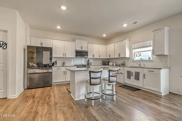 $499,000 | 6901 Wildlife Circle, Piney Flats, TN 37686