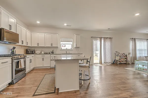 $499,000 | 6901 Wildlife Circle, Piney Flats, TN 37686