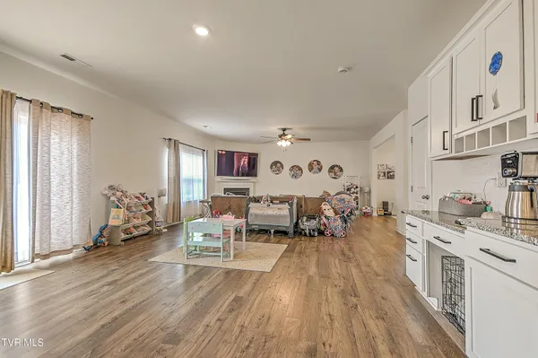 $499,000 | 6901 Wildlife Circle, Piney Flats, TN 37686