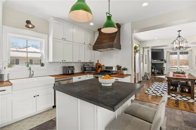 $344,900 | 104 West Main Street, Savannah, MO 64485