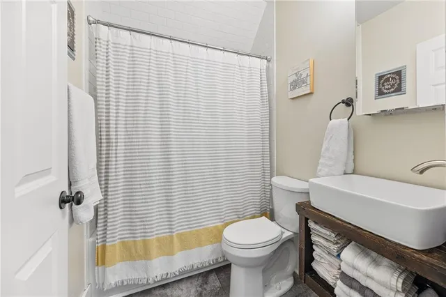 $344,900 | 104 West Main Street, Savannah, MO 64485