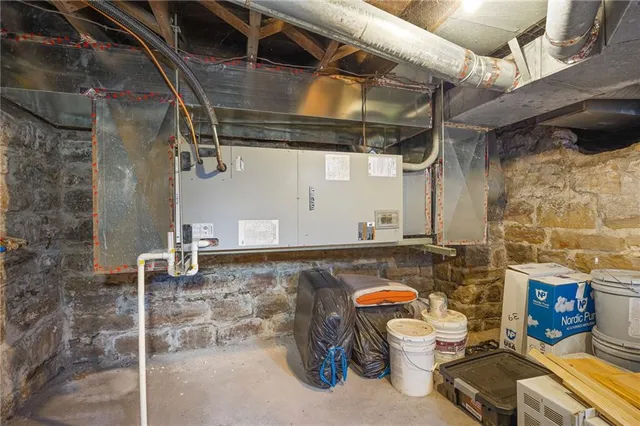 $344,900 | 104 West Main Street, Savannah, MO 64485