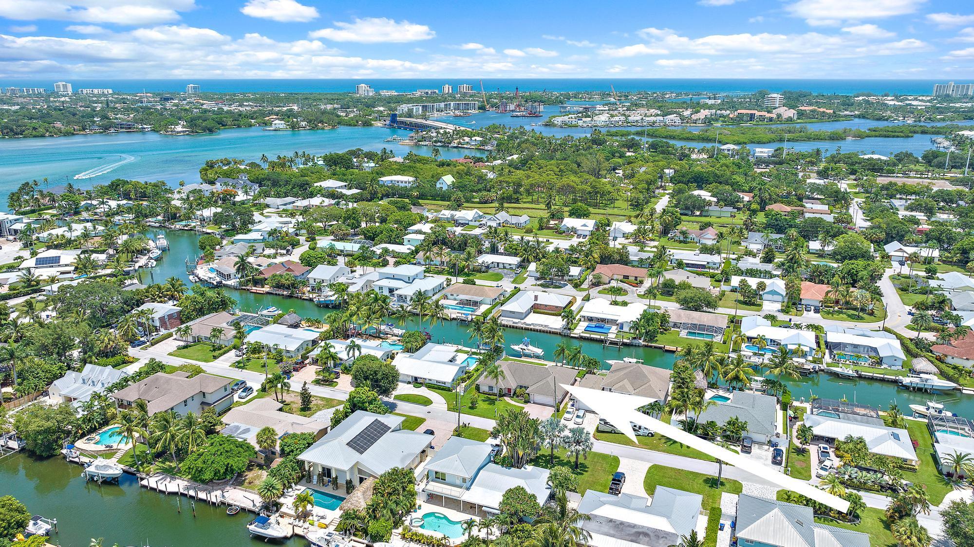 925 Dolphin Drive Jupiter, FL 33458 - Photo 5 of 37 a view of city and building