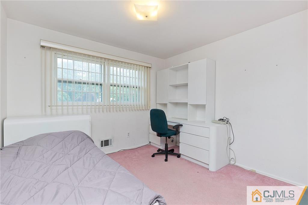 26 Rath Lane East Brunswick, NJ 08816 - Photo 18 of 25 Gallery Image 18