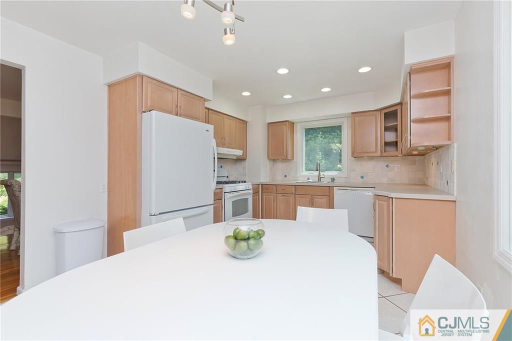 26 Rath Lane East Brunswick, NJ 08816 - Photo 8 of 25 Gallery Image 8