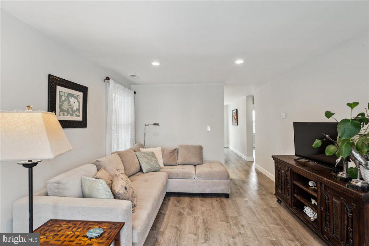 613 Mann Road Deale, MD 20751 - Photo 4 of 29 Gallery Image 4