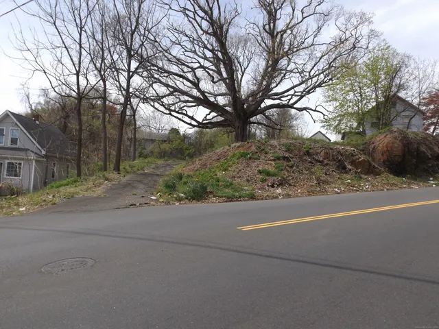 $99,900 | 213 Exeter Street, Bridgeport, CT 06606