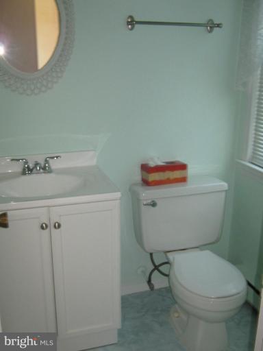 221 Dry Mill Road Southwest Leesburg, VA 20175 - Photo 9 of 16 Half Bath 1