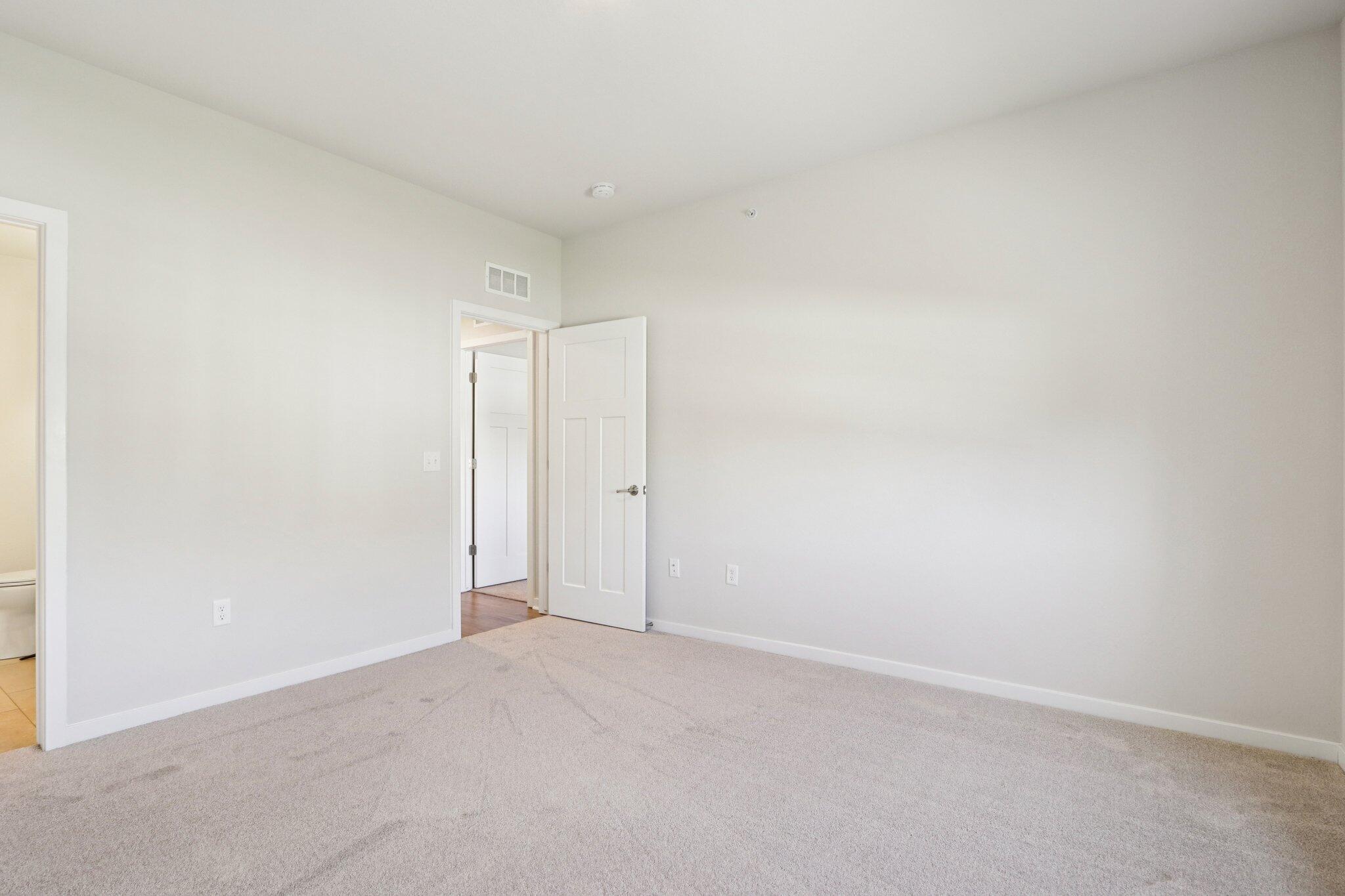 1625 Grey Fox Trail, Unit F Mukwonago, WI 53149 - Photo 28 of 43 32-web-or-mls-Grey Fox Trail-S0910-032