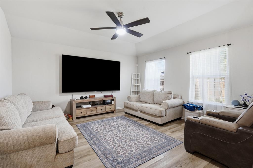 821 Rutherford Drive Crowley, TX 76036 - Photo 15 of 28 Gallery Image 15