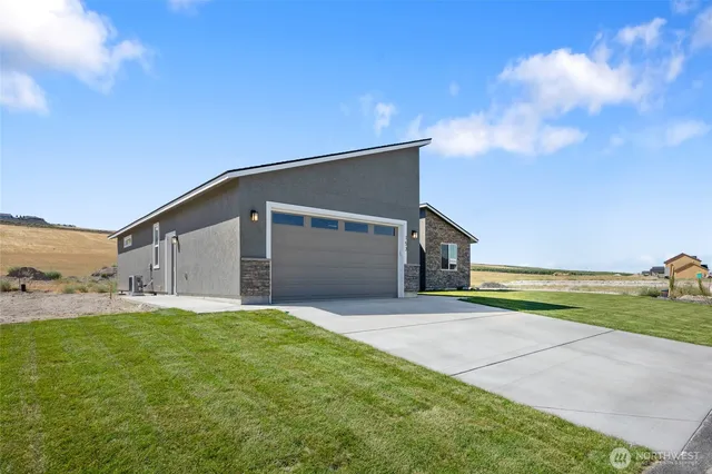 a front view of house with yard