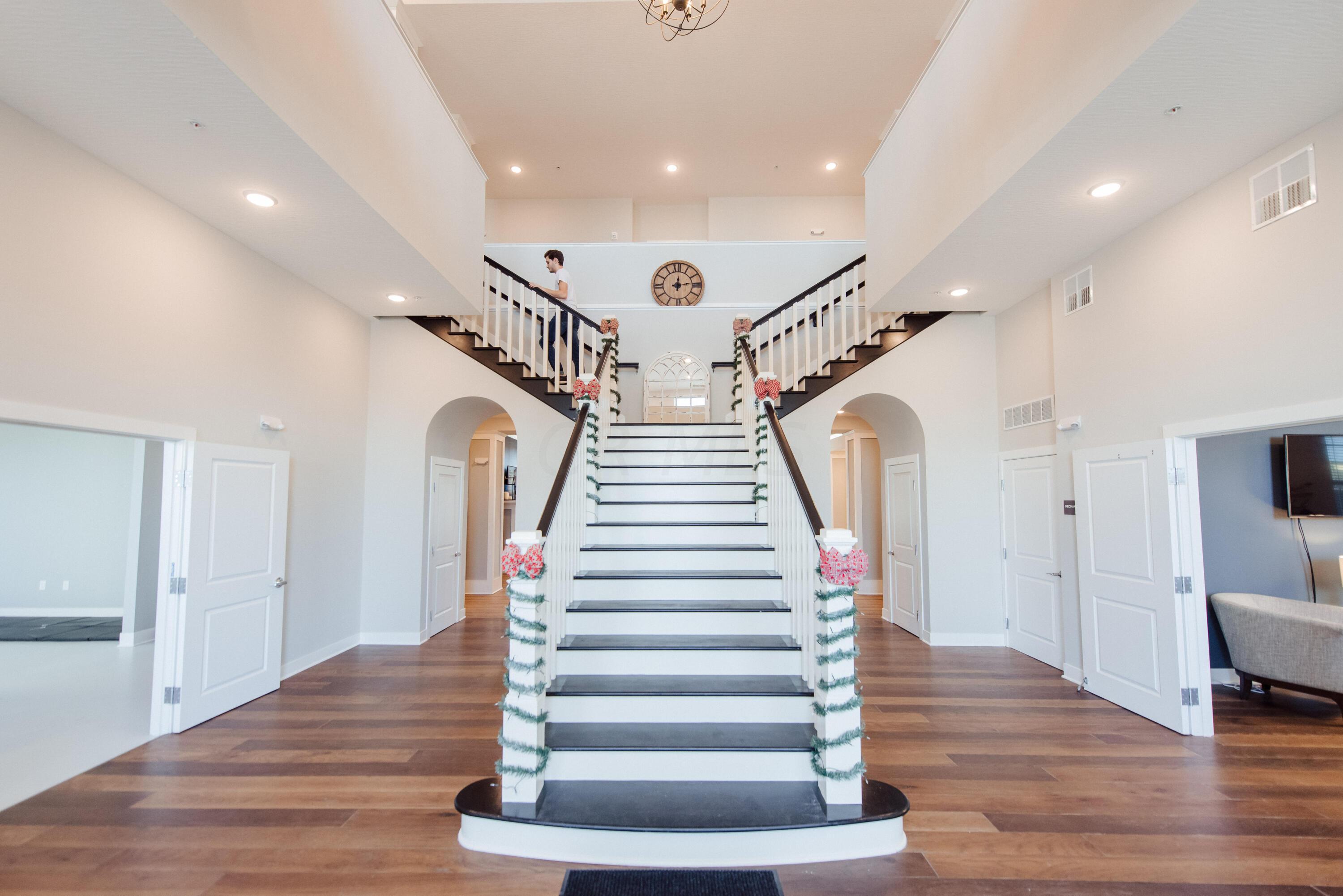 6769 Rolfe Avenue New Albany, OH 43054 - Photo 8 of 10 Clubhouse Interior