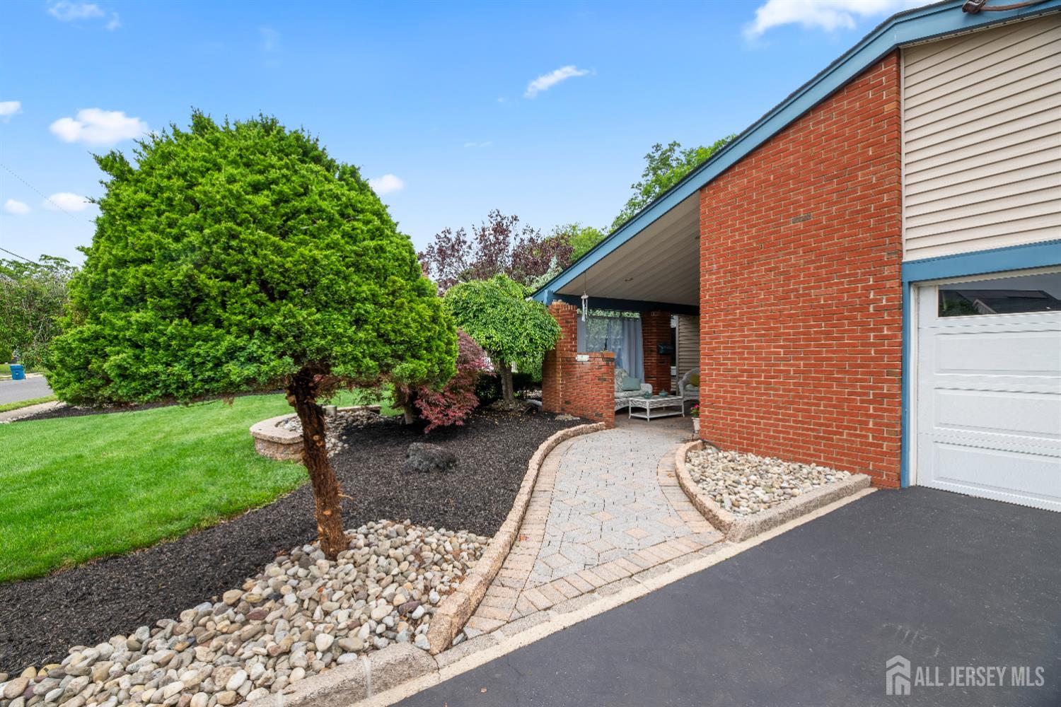 28 Sugar Bush Road Howell, NJ 07731 - Photo 6 of 61