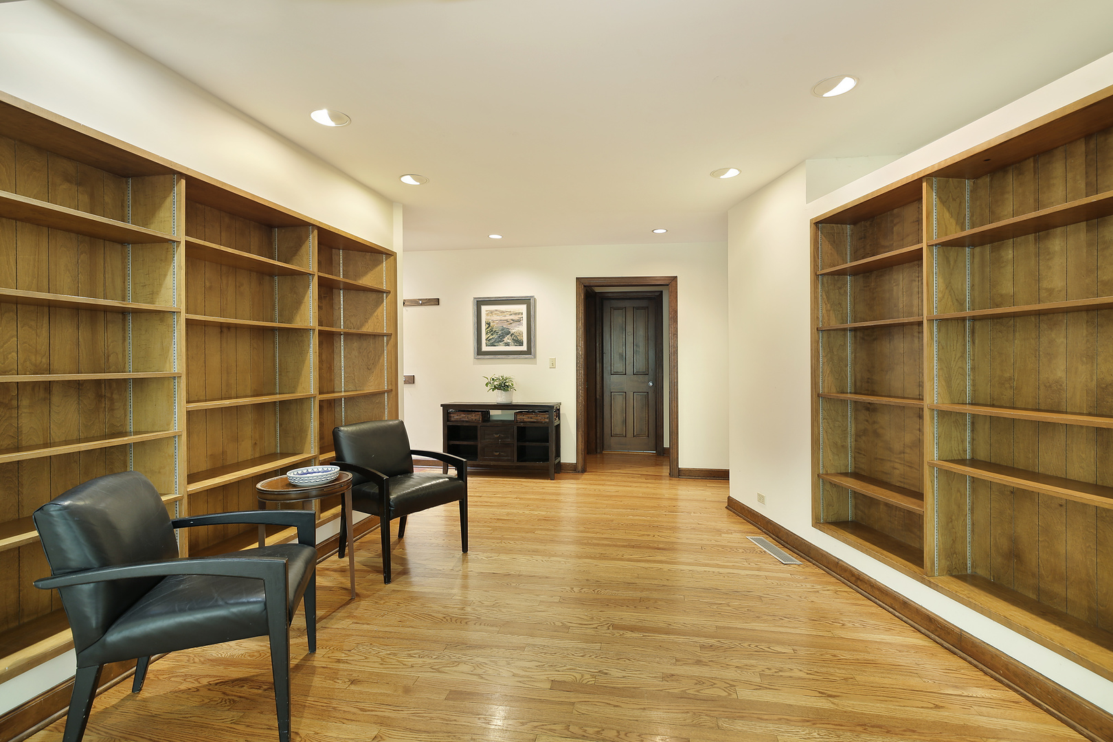 2653 Sheridan Road Evanston, IL 60201 - Photo 8 of 17 a view of a livingroom with furniture and wooden floor