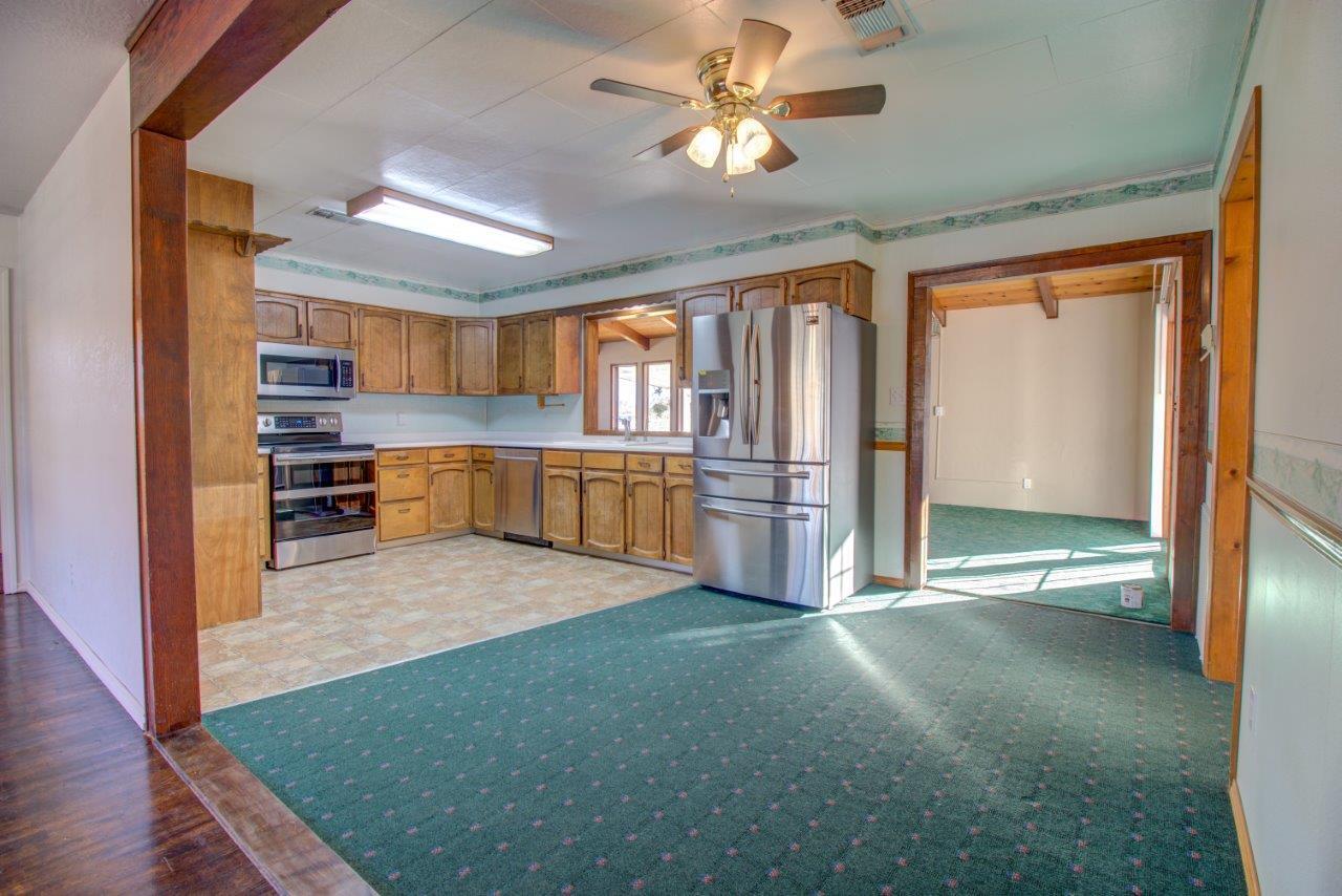 6240 Table Rock Road Central Point, OR 97502 - Photo 8 of 33 1 (8)