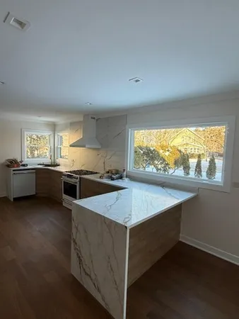 $5,800 | 830 Deerfield Road, Highland Park, IL 60035