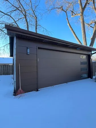 $5,800 | 830 Deerfield Road, Highland Park, IL 60035