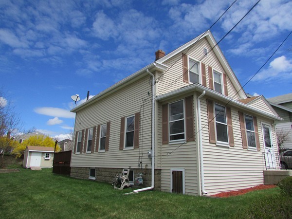 129 Fairhaven Road Worcester, MA 01606 - Photo 2 of 25 Gallery Image 2