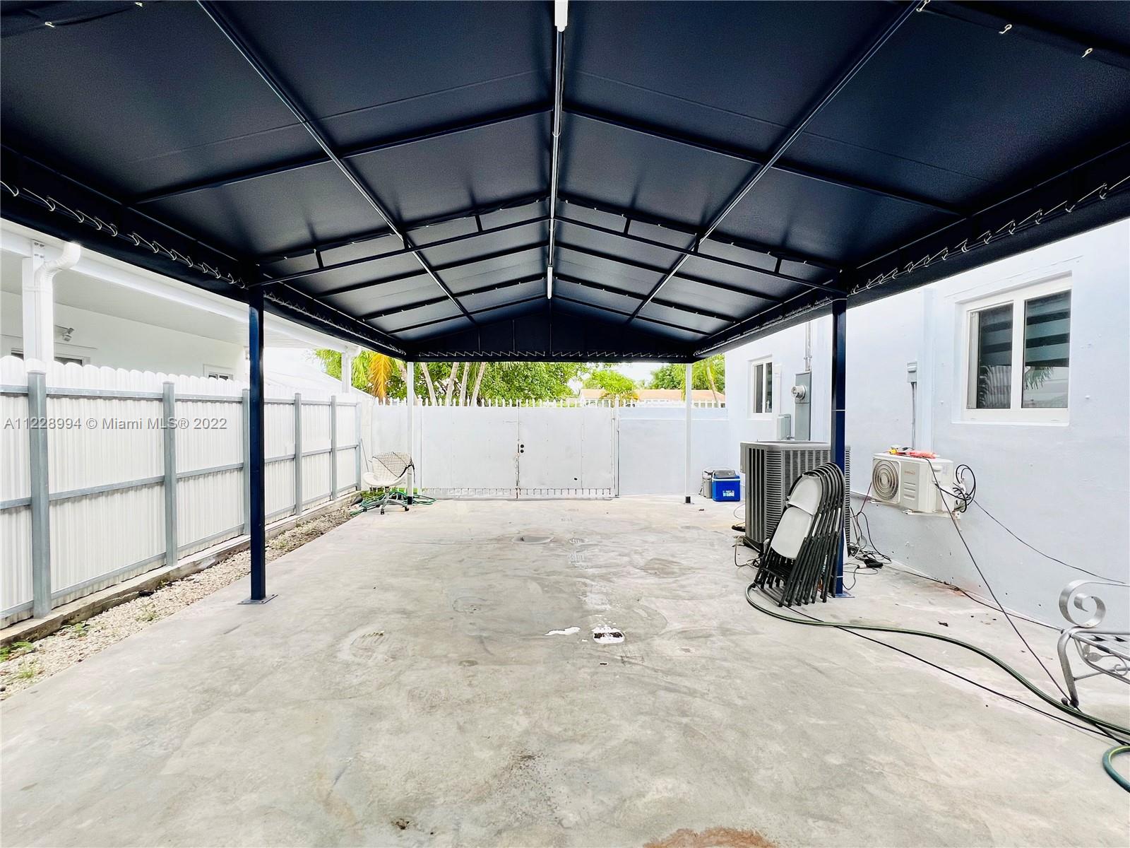 599 West 46th Place Hialeah, FL 33012 - Photo 20 of 25 a view of a garage
