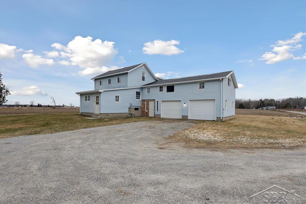 5440 North Huron Road Pinconning, MI 48650 - Photo 5 of 60