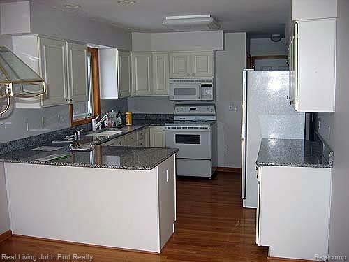3885 Ludwig Road Oxford, MI 48371 - Photo 6 of 20 Kitchen