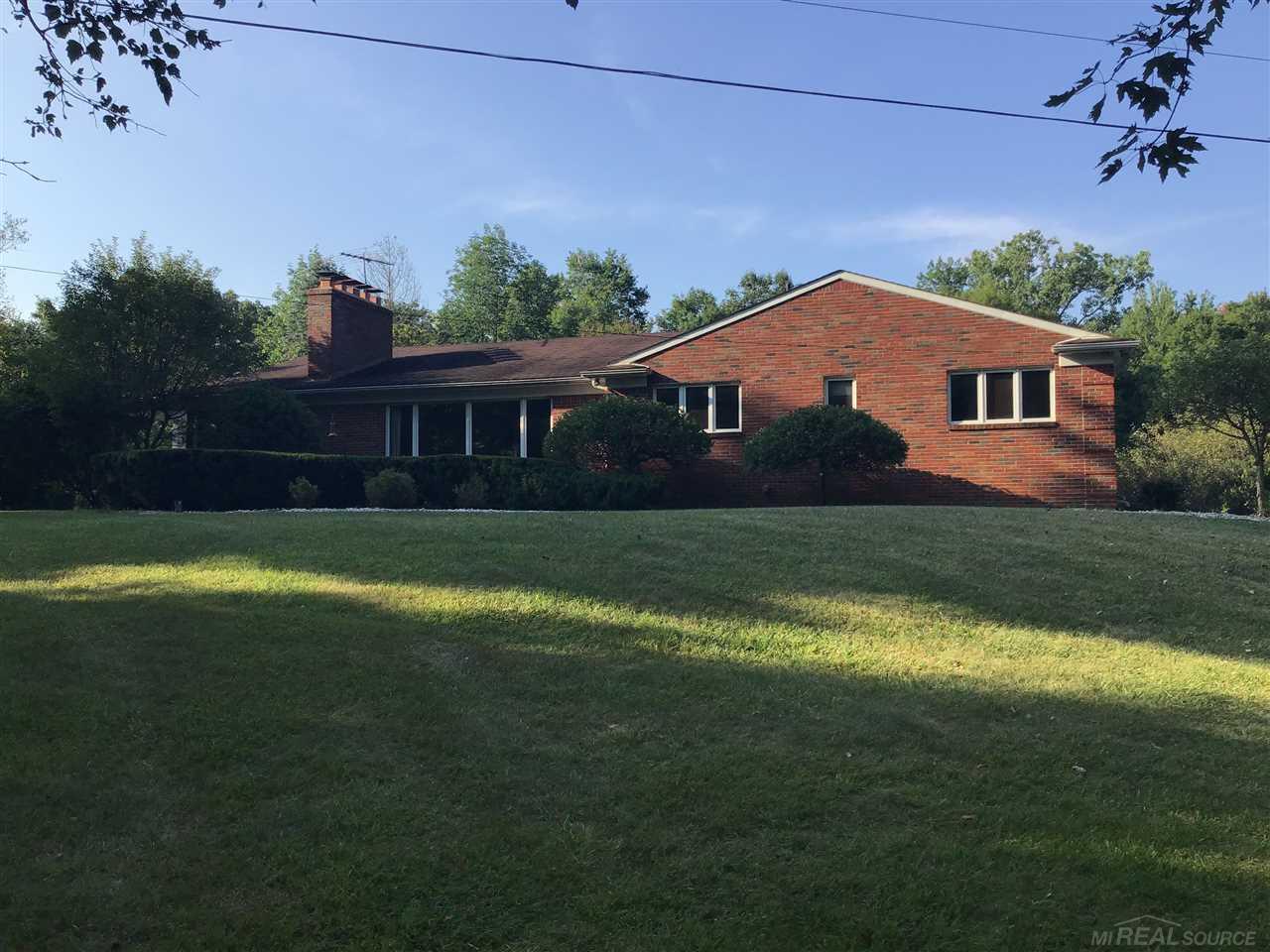 890 East Romeo Road Oakland, MI 48363 - Photo 9 of 30 50021536-8.JPG