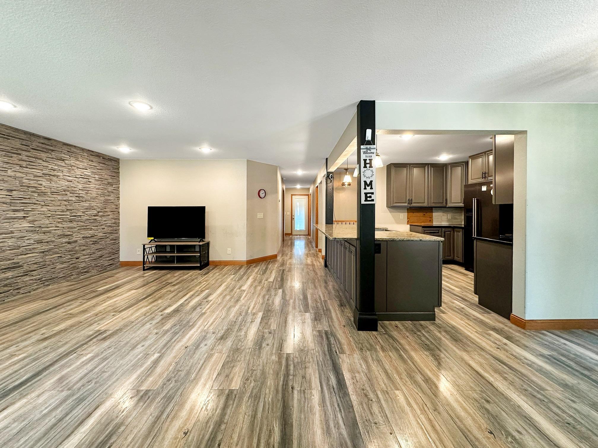 1024 5th Street Southwest Willmar, MN 56201 - Photo 3 of 32 Gallery Image 3