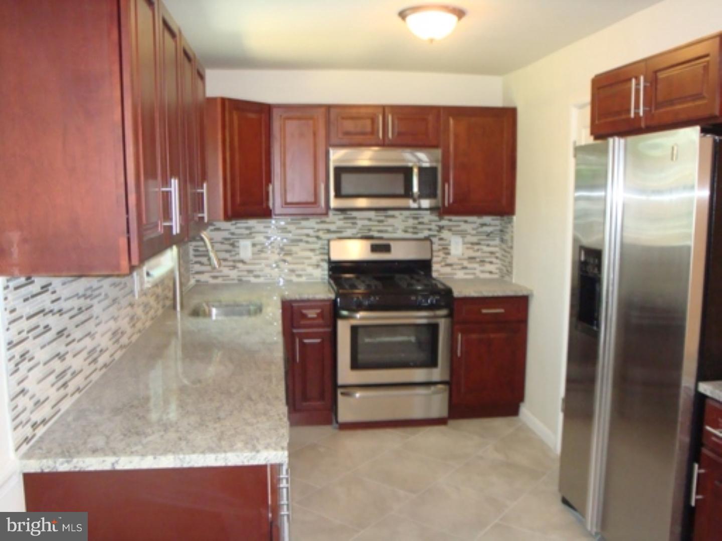 3701 Bellaire Road Philadelphia, PA 19154 - Photo 6 of 19 Kitchen