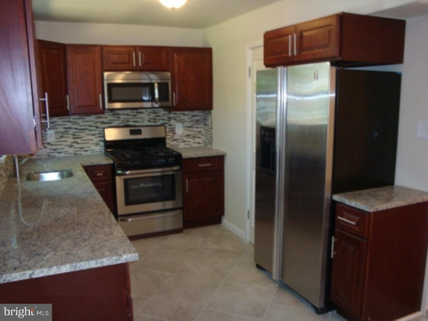 3701 Bellaire Road Philadelphia, PA 19154 - Photo 7 of 19 Kitchen