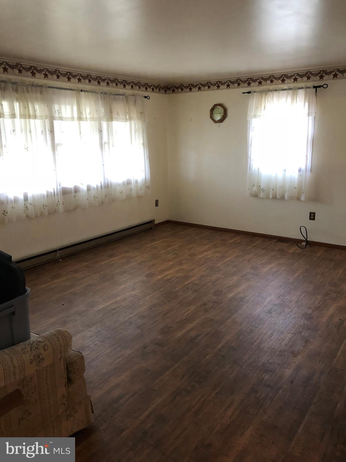 7903 Lyons Road Waynesboro, PA 17268 - Photo 6 of 27 Living Room