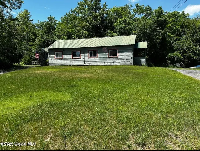 $147,500 | 97 Library Avenue, Warrensburg, NY 12885
