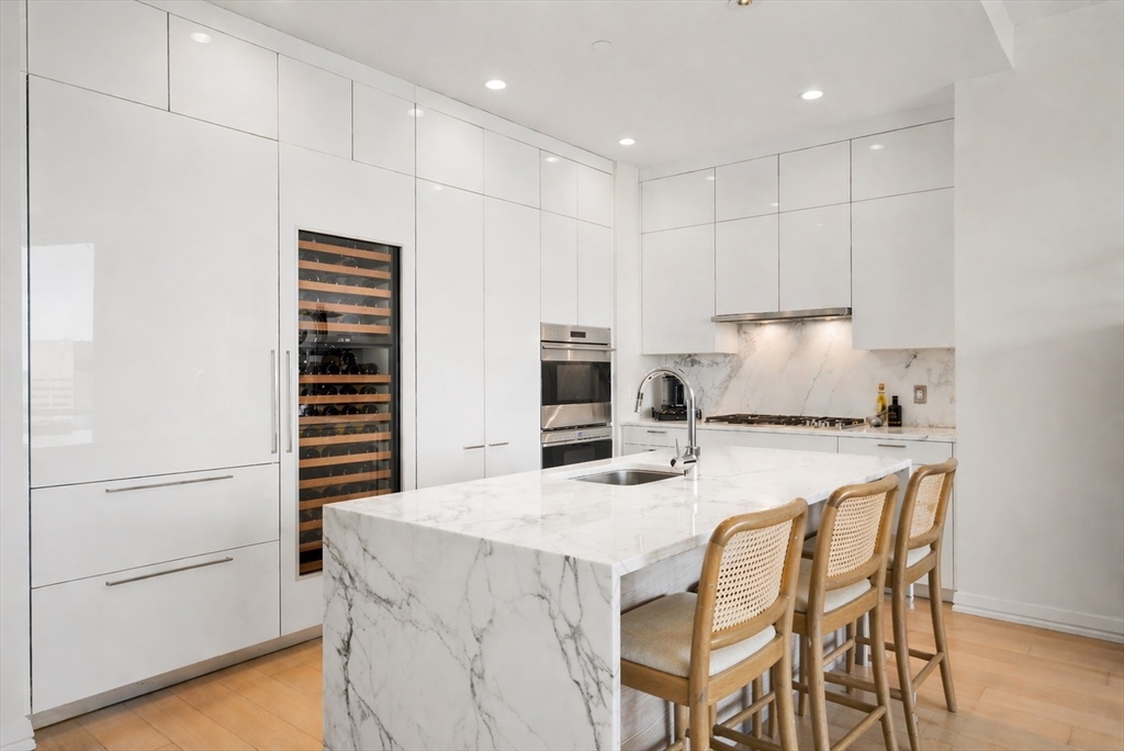 1 Franklin Street, Unit 4704 Boston, MA 02110 - Photo 6 of 33