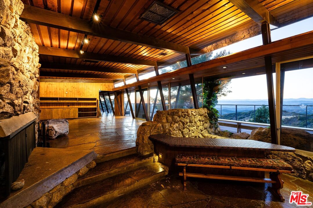 965 Stunt Road Calabasas, CA 91302 - Photo 7 of 67