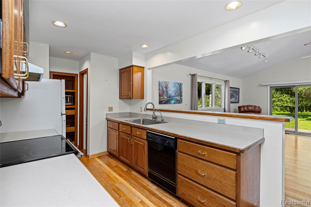 760 Waterbury Road Highland, MI 48356 - Photo 17 of 62