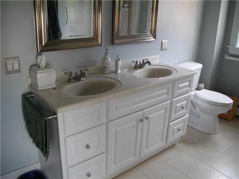 7 Main Street Steep Falls, ME 04085 - Photo 12 of 15 Bathroom.