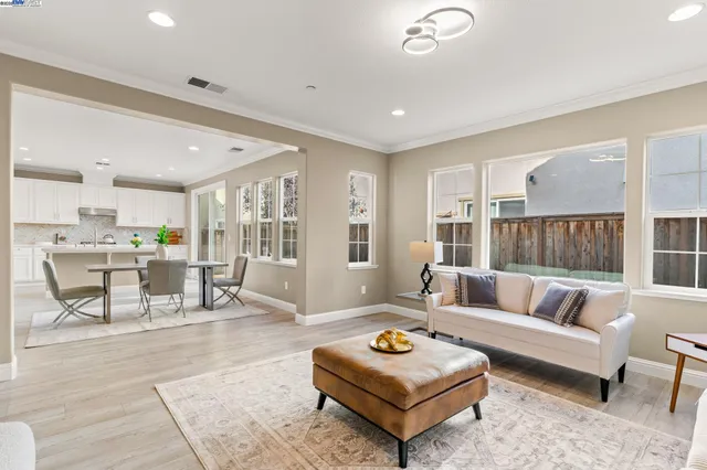 $1,199,000 | 1525 Middle Lane, Hayward, CA 94545