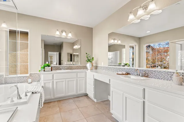 $1,199,000 | 1525 Middle Lane, Hayward, CA 94545