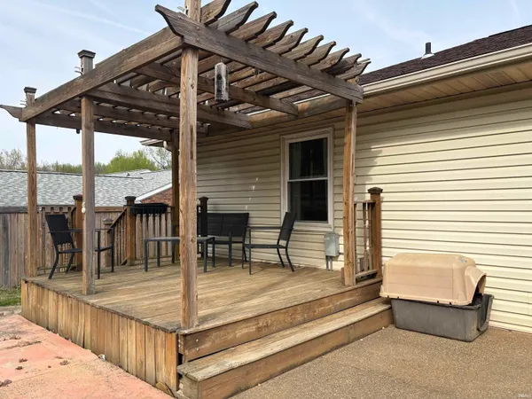 $239,000 | 5855 Westchester Drive, Newburgh, IN 47630