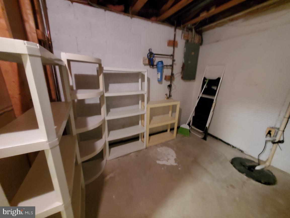 32 Hyacinth Road Parkville, MD 21234 - Photo 23 of 23 Shelving included!