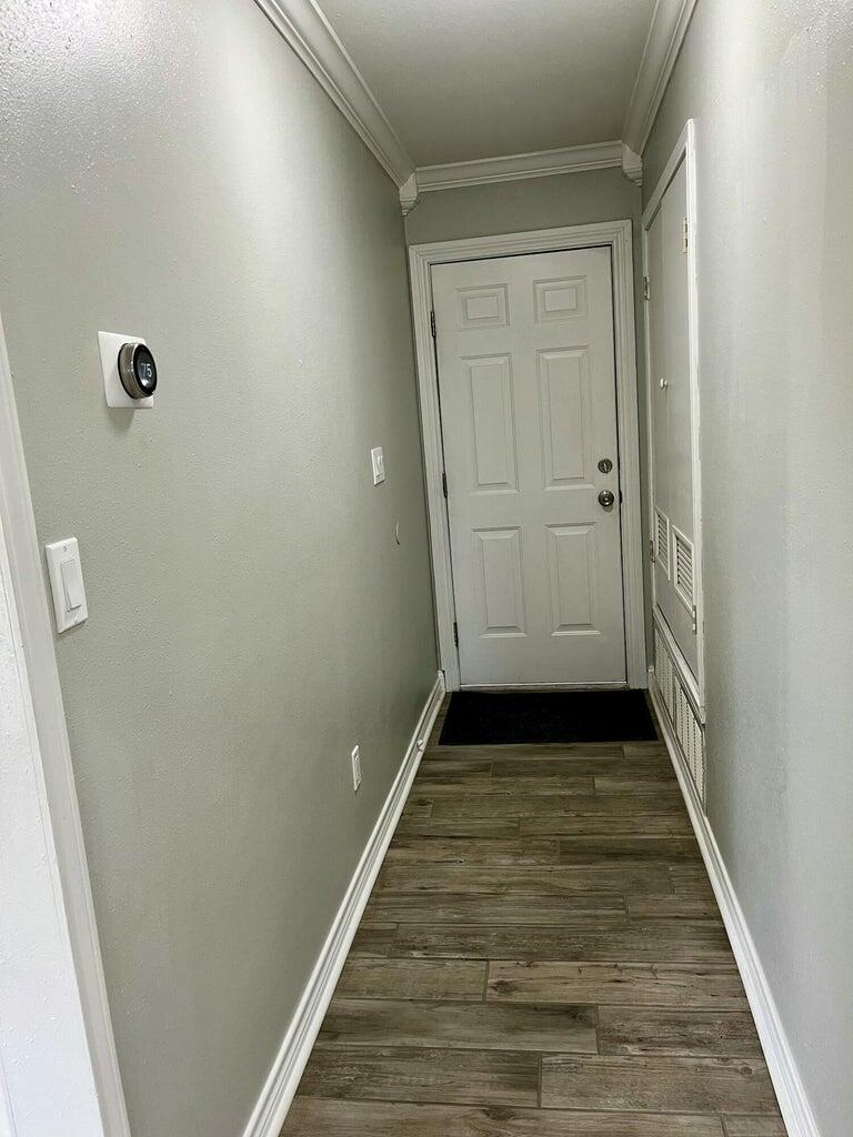 1415 Ebeling Drive Plainview, TX 79072 - Photo 30 of 46 a view of a hallway