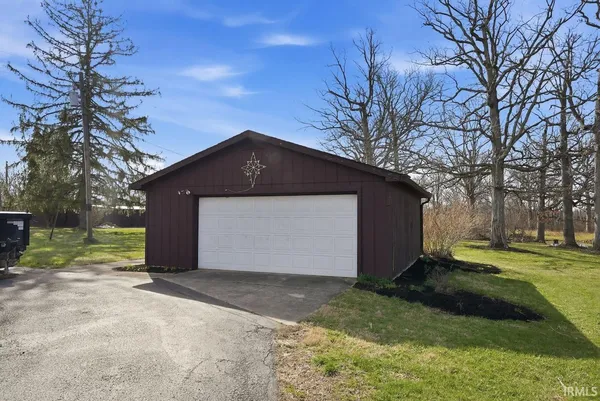 $949,000 | 14327 East Co Road 150 South, Parker City, IN 47368