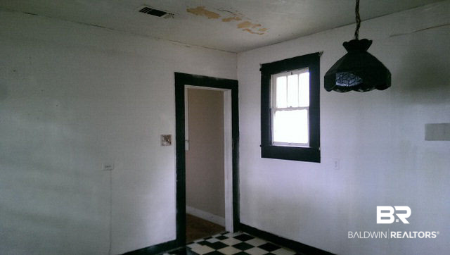 209 Ogden Avenue Mobile, AL 36607 - Photo 5 of 12