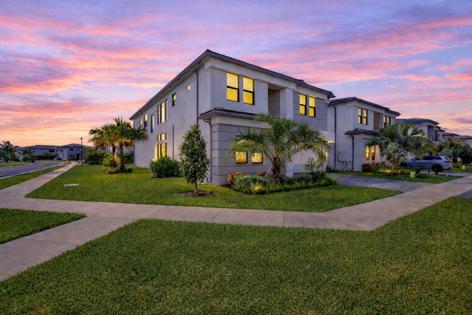 corner lot luxury home in lotus palm