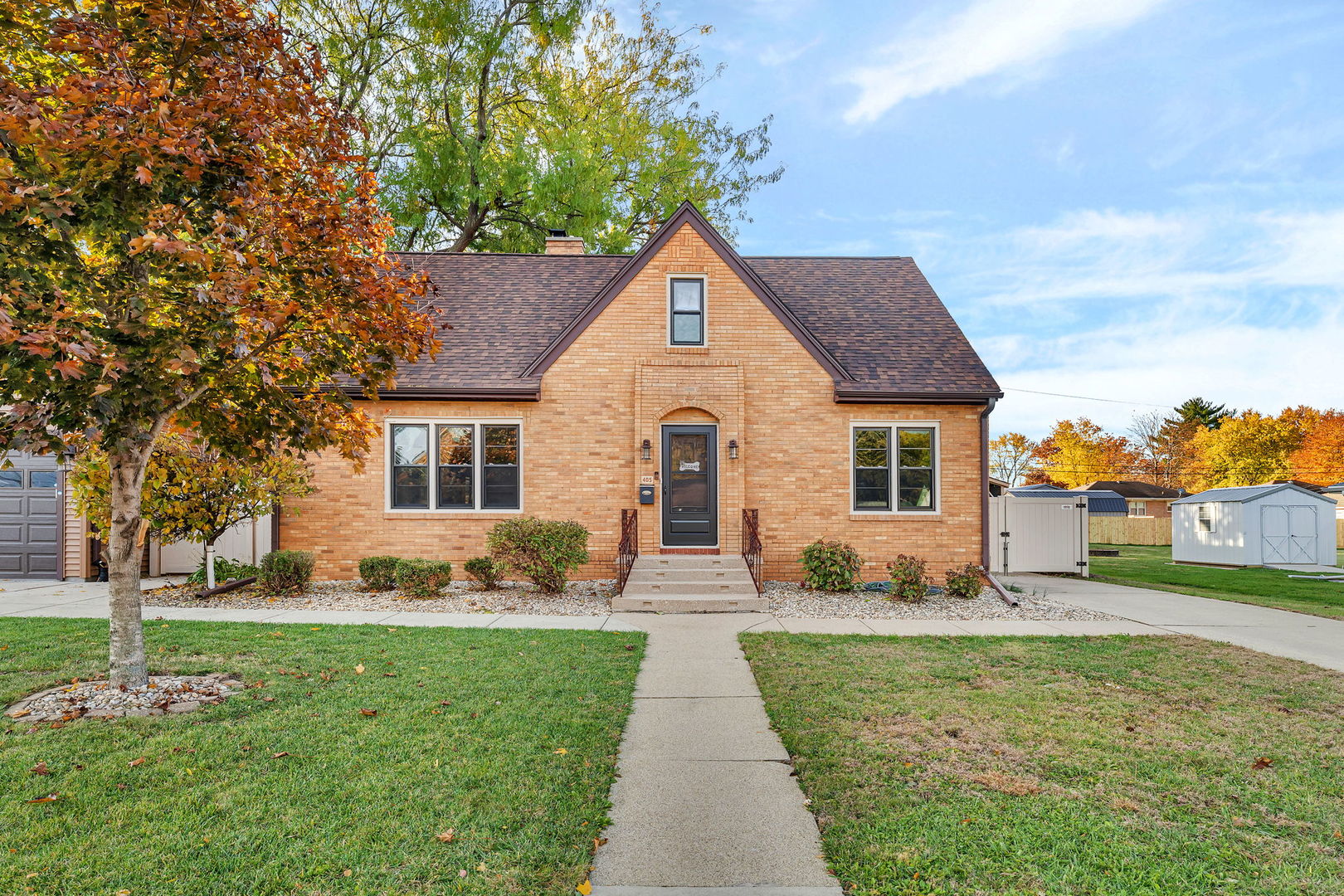 405 West Bluff Street Streator, IL 61364 - Photo 1 of 31 a view of a house with yard and tree s
