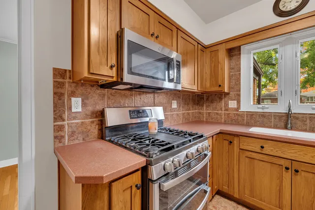 $250,000 | 405 West Bluff Street, Streator, IL 61364