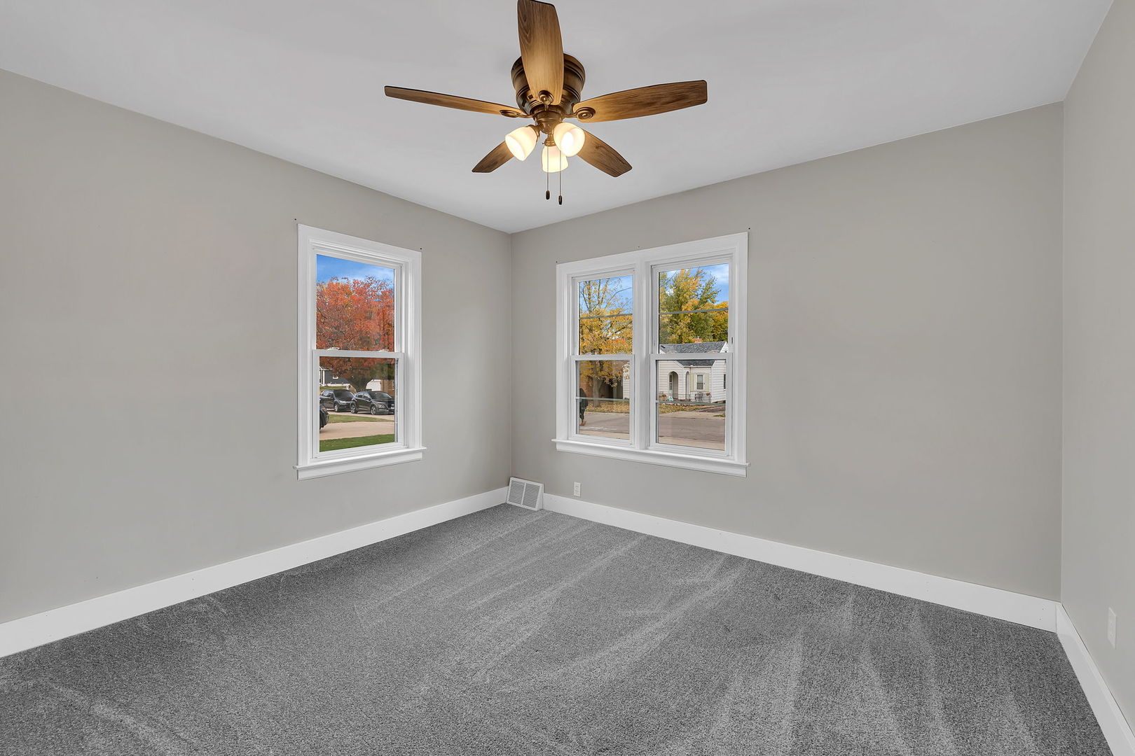 405 West Bluff Street Streator, IL 61364 - Photo 18 of 31 a view of an empty room with a window