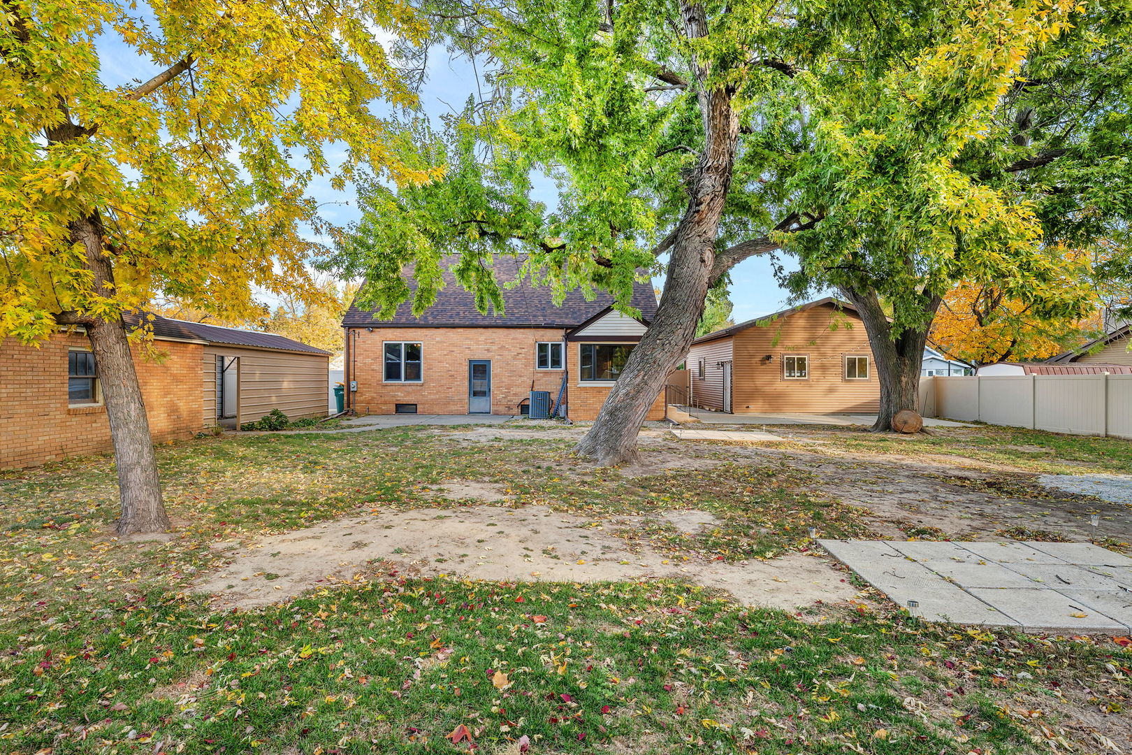 405 West Bluff Street Streator, IL 61364 - Photo 29 of 31 a view of a house with a yard