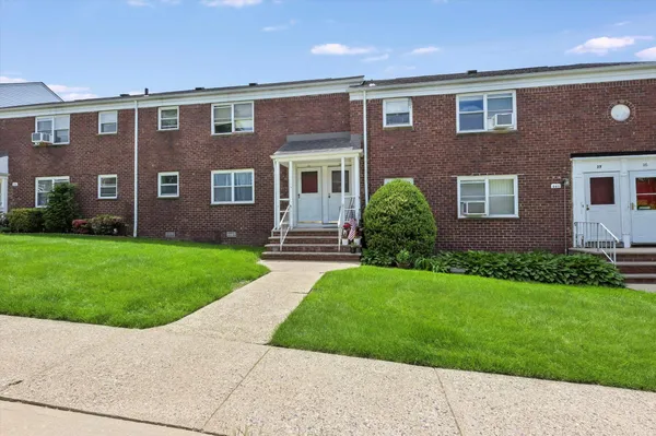 $307,500 | 461 Heath Place, Unit 23, Hackensack, NJ 07601