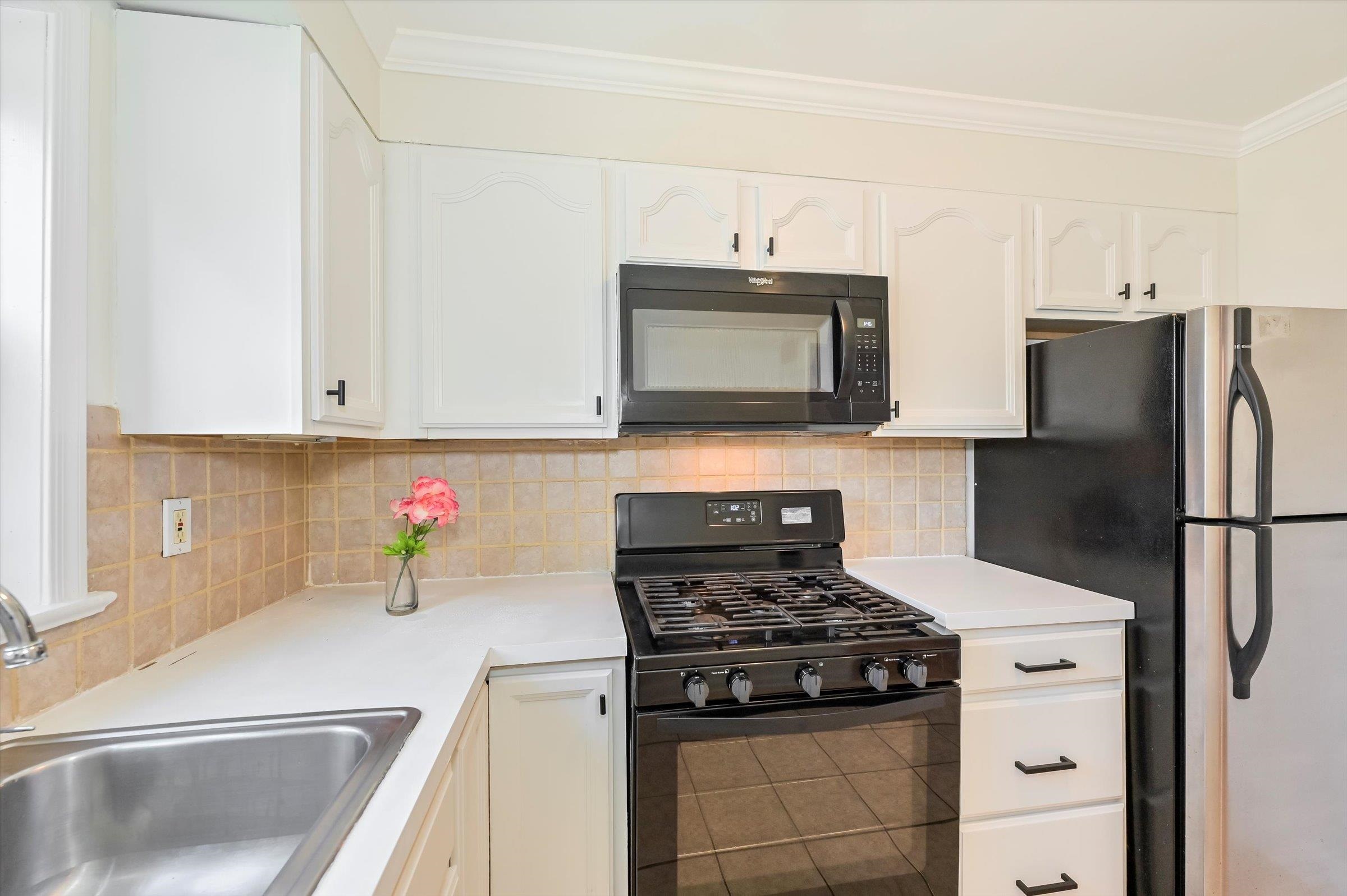 461 Heath Place, Unit 23 Hackensack, NJ 07601 - Photo 10 of 28